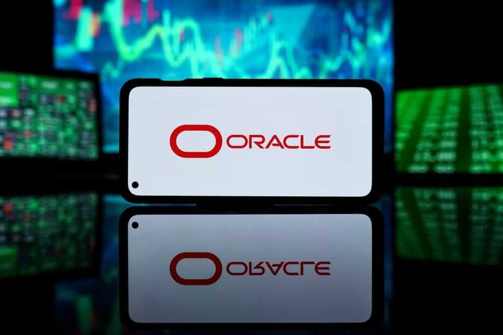 Oracle's Stock Just CRASHED! Is Larry Ellison Making a Secret Power Play?